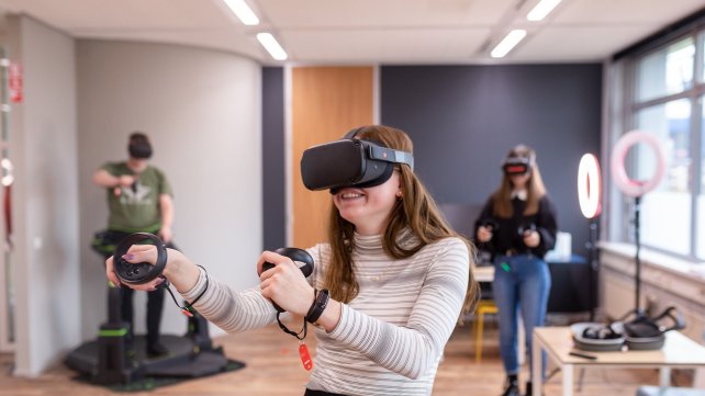 Gravity Sketch studenten bezig met VR en AR